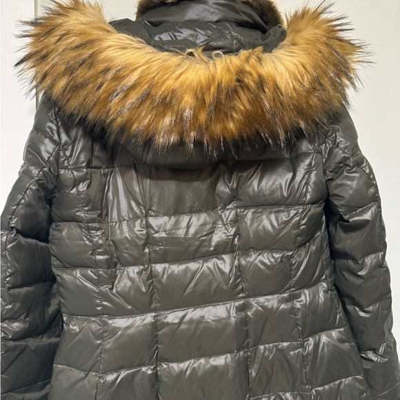 S13 Brand Women's Olive Green Puffer Jacket with Faux Fur Hood - Picture 7 of 7